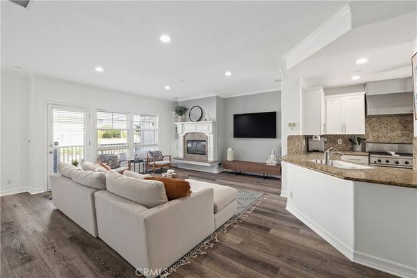 231 Aviation PL, Manhattan Beach, CA 90266