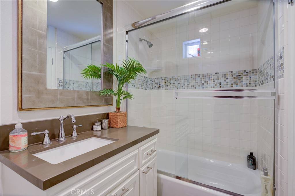 Manhattan Beach, CA 90266,416 23rd Place
