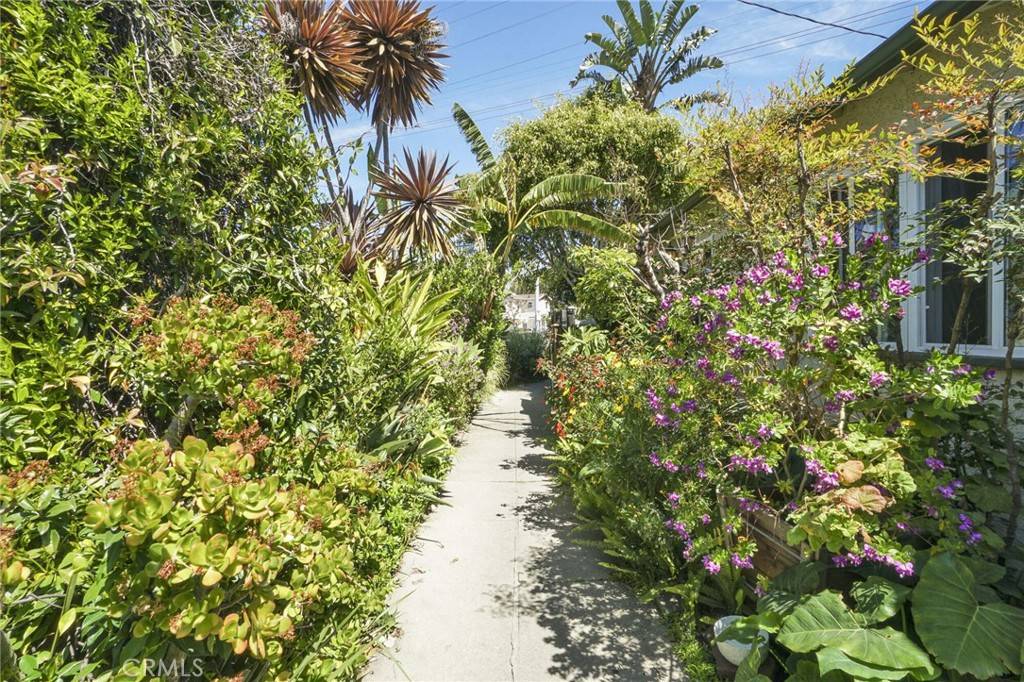 1136 Marco PL, Venice, CA 90291