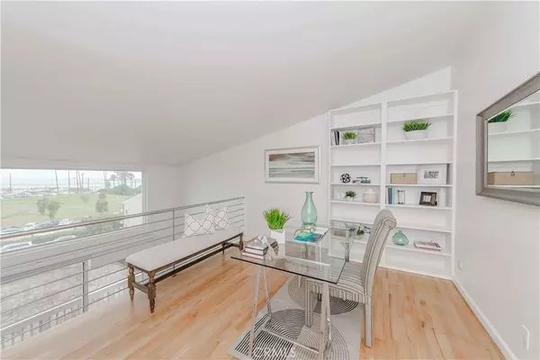 Playa Del Rey, CA 90293,6690 Vista Del Mar #H