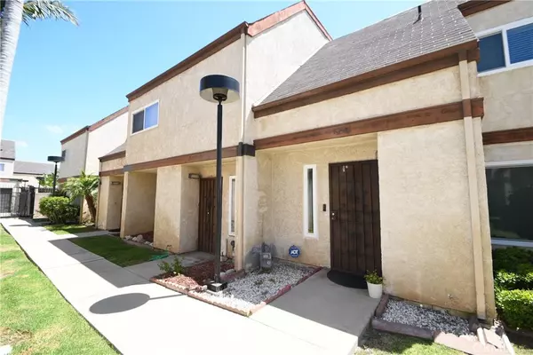 Hawthorne, CA 90250,13006 Florwood AVE #30