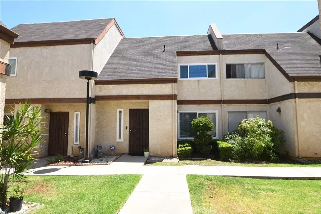 Hawthorne, CA 90250,13006 Florwood AVE #30