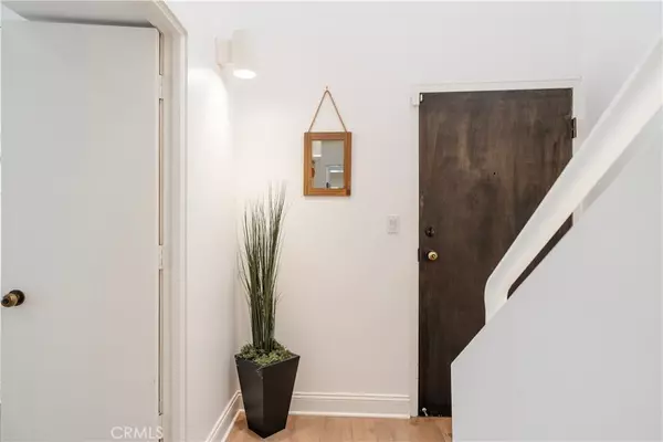 Los Angeles, CA 90025,1401 Camden AVE #2
