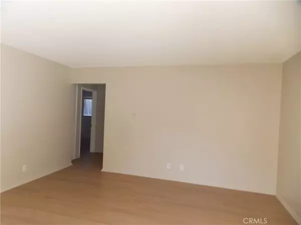 Long Beach, CA 90802,1004 E 5th ST #4