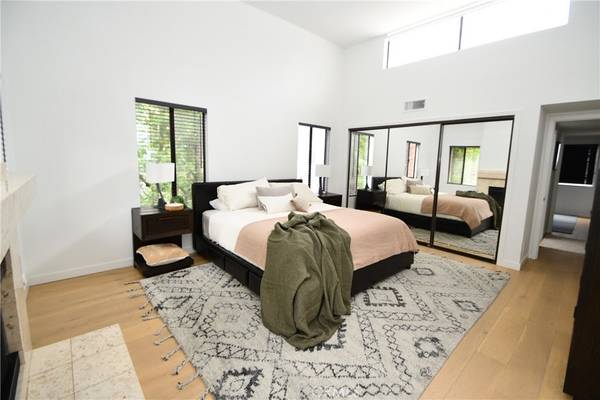 18731 Hatteras ST #31, Tarzana, CA 91356