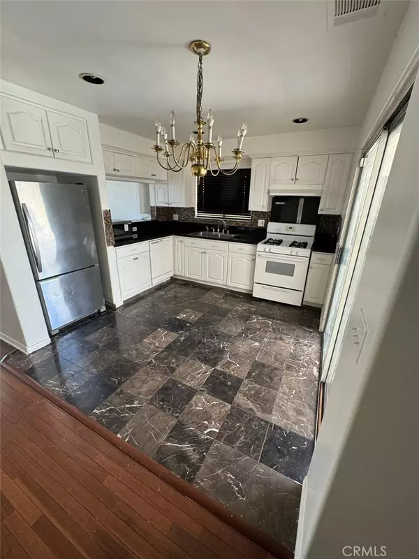 Carson, CA 90745,639 E Lincoln ST