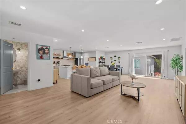 Panorama City, CA 91402,8054 Cedros AVE