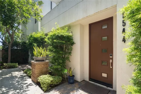 Hawthorne, CA 90250,5544 Palm DR