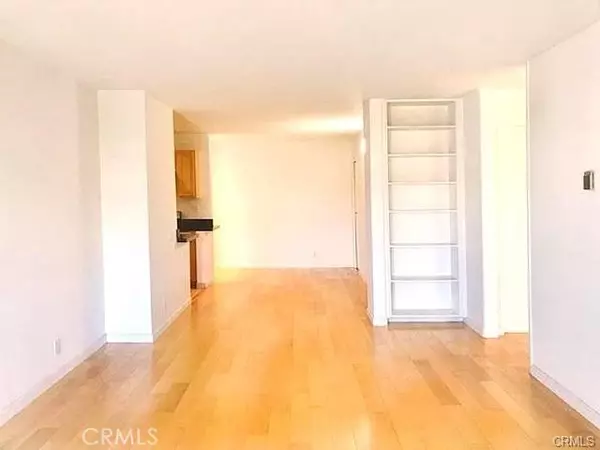 Santa Monica, CA 90403,1033 3rd ST #210