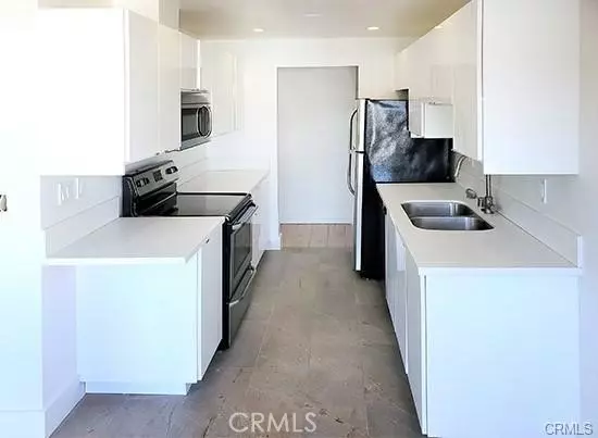 Santa Monica, CA 90403,811 6th #208
