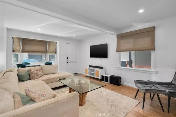 225 42nd ST, Manhattan Beach, CA 90266