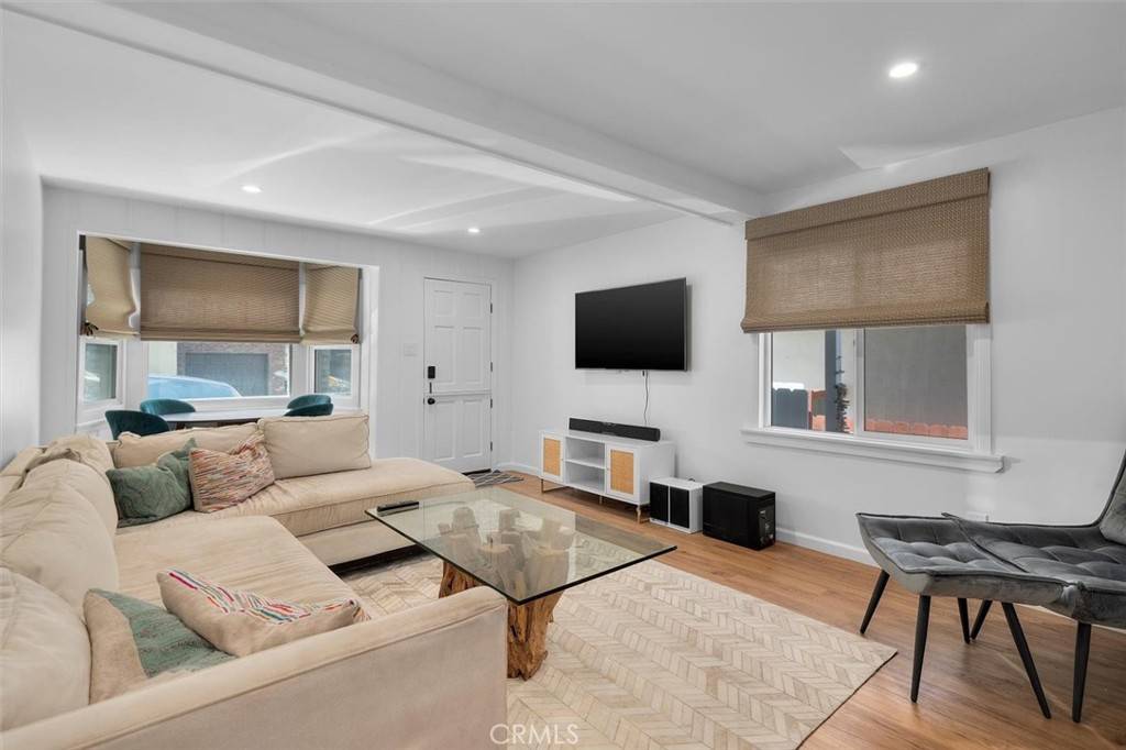 Manhattan Beach, CA 90266,225 42nd ST