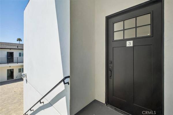 Van Nuys, CA 91411,14732 Gilmore ST #3