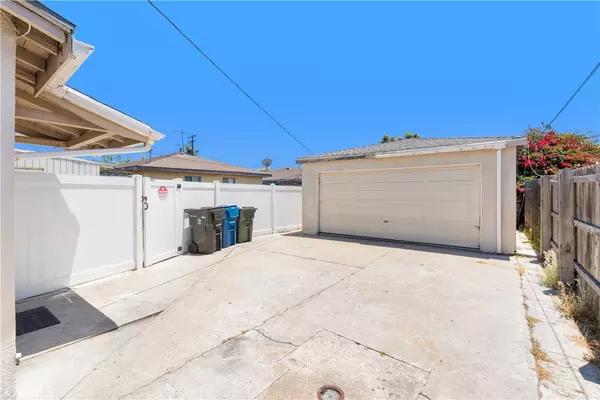 Lawndale, CA 90260,4712 W 152nd ST