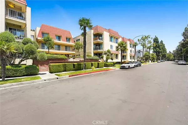 Culver City, CA 90230,5845 Doverwood DR #306