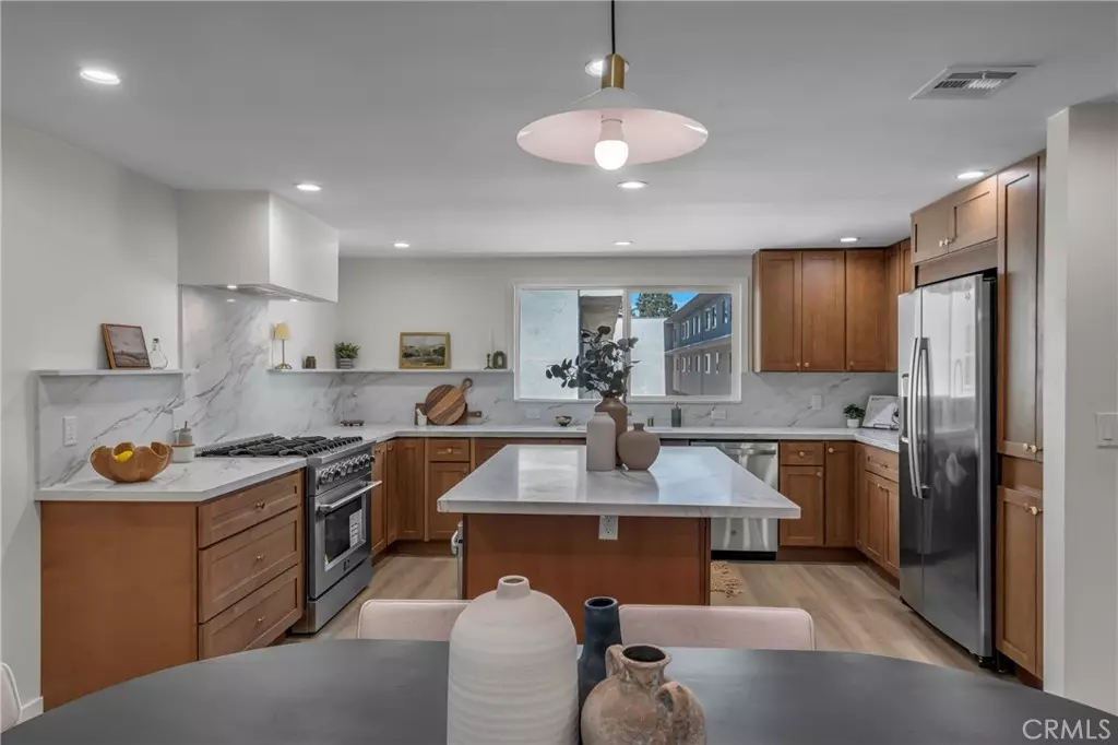 Marina Del Rey, CA 90292,13241 FIJI WAY #C