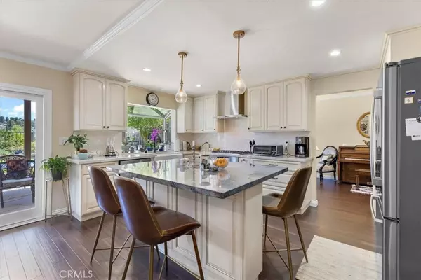 Rancho Palos Verdes, CA 90275,1236 Mount Rainier RD