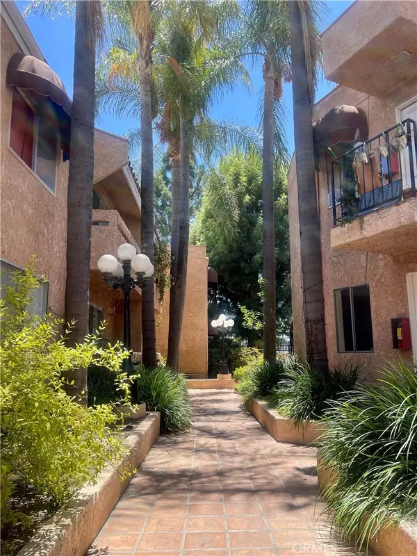 Van Nuys, CA 91406,8020 Langdon AVE #208