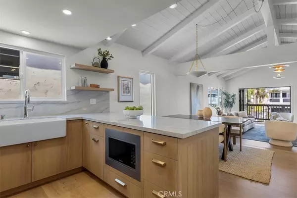 Redondo Beach, CA 90278,1513 Carver ST