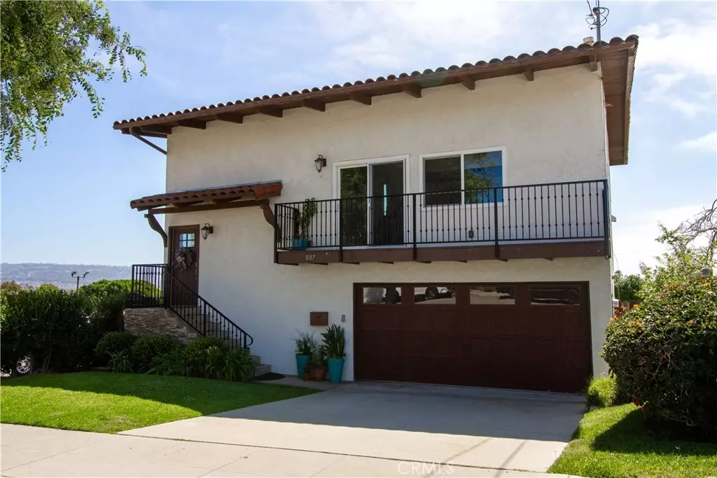 Redondo Beach, CA 90277,807 El Redondo AVE