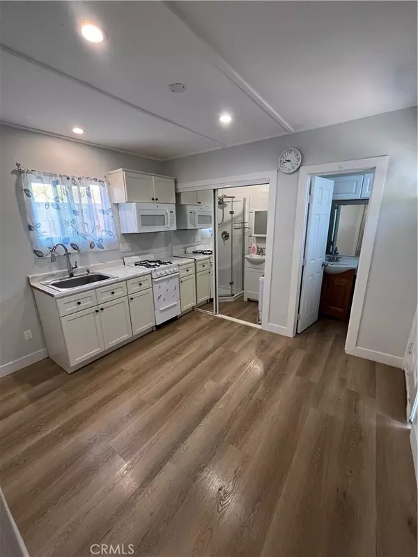 24407 1/2 Alliene AVE, Lomita, CA 90717