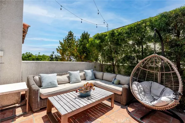Redondo Beach, CA 90277,210 S Prospect AVE #2