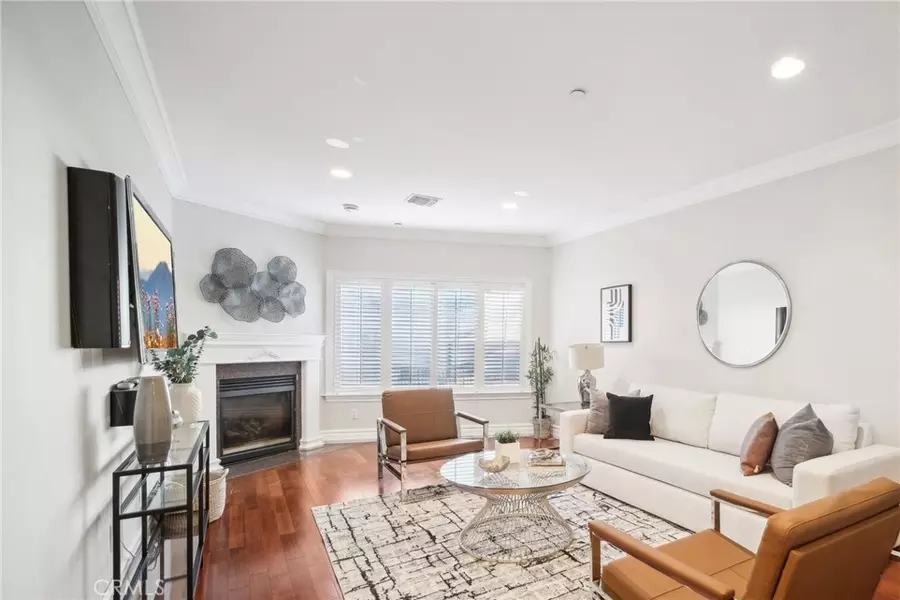 11989 Laurelwood DR #3, Studio City, CA 91604