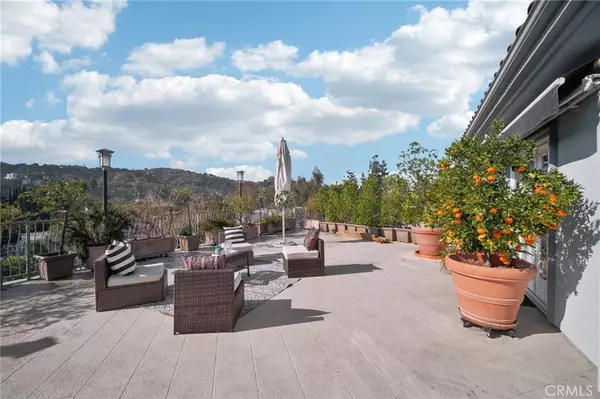 Studio City, CA 91604,11989 Laurelwood DR #3