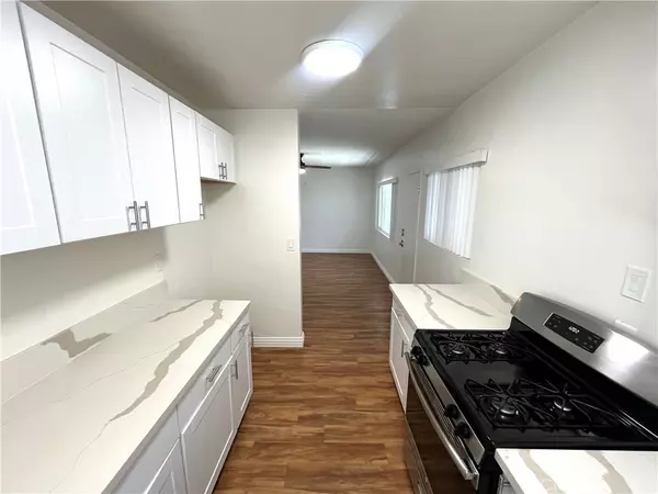 Hawthorne, CA 90250,12926 Doty AVE #29