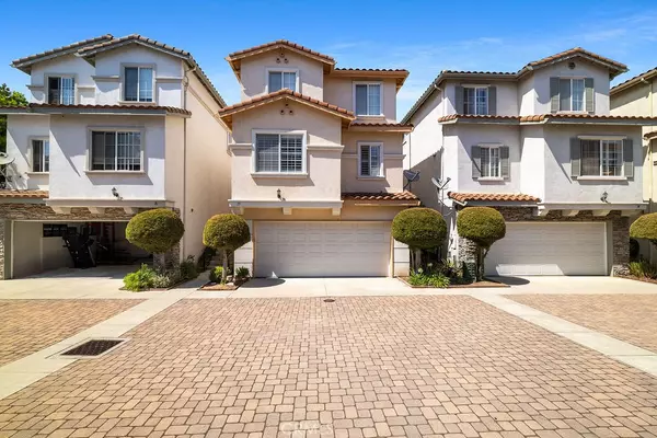 700 Meyer LN #15, Redondo Beach, CA 90278