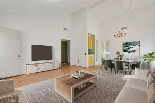Camarillo, CA 93012,17306 Village 17
