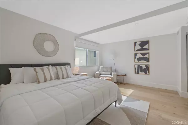 Marina Del Rey, CA 90292,30 Reef ST #3