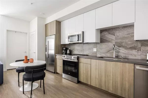 San Pedro, CA 90731,551 S Harbor #414