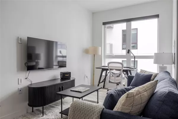 San Pedro, CA 90731,551 S Harbor #414