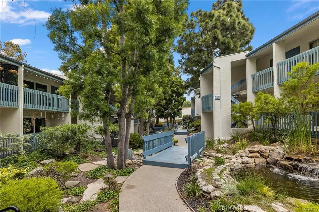 Redondo Beach, CA 90277,641 S Prospect AVE #203