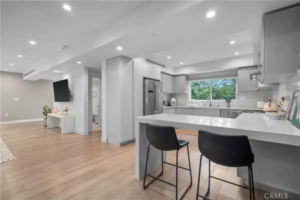 Sherman Oaks, CA 91401,14157 Tiara ST #101