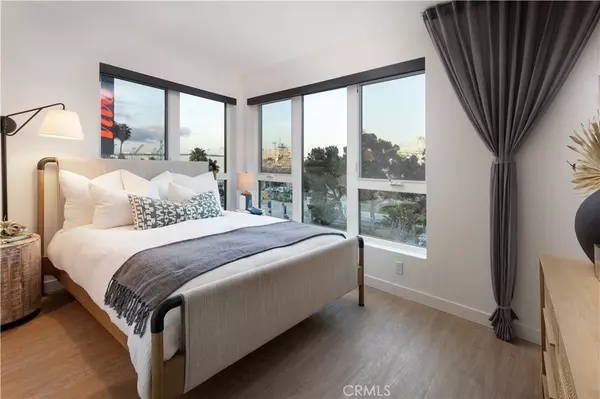 San Pedro, CA 90731,511 S Harbor #425