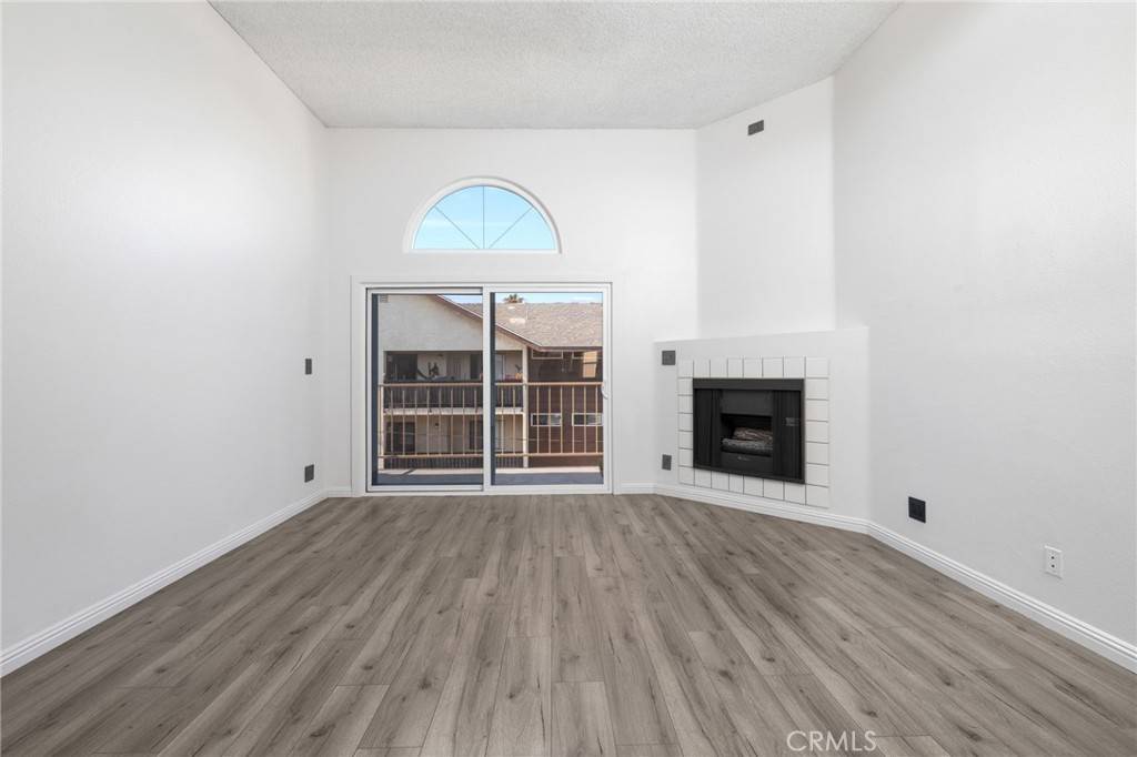 Long Beach, CA 90802,445 W 6th Street #409