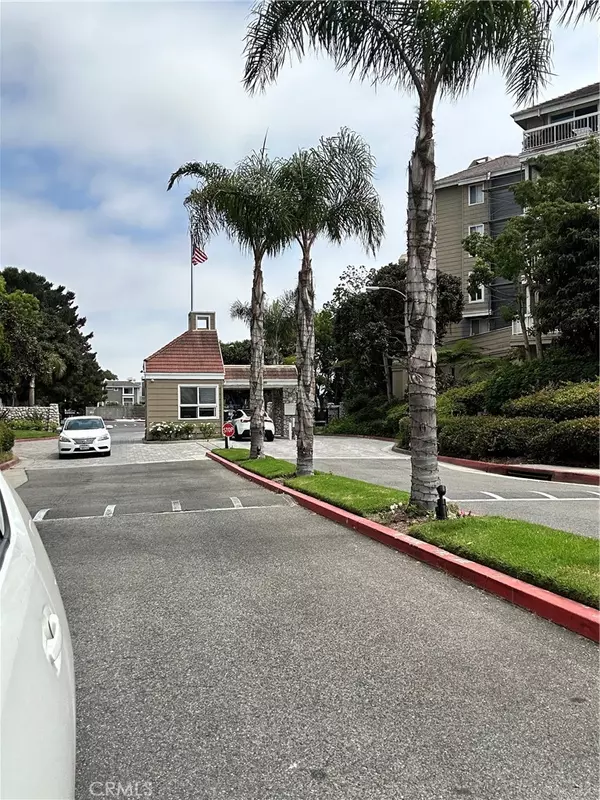 Huntington Beach, CA 92646,20301 Bluffside CIR #D401