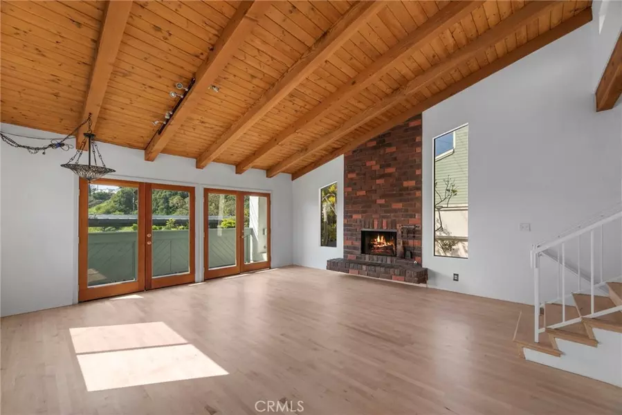 516 Rosecrans AVE, Manhattan Beach, CA 90266