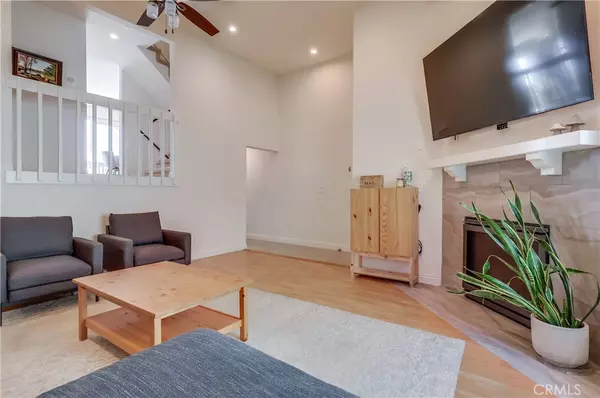 Redondo Beach, CA 90278,609 Meyer LN #11