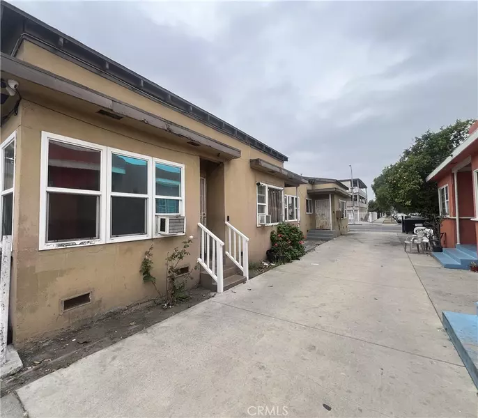 6916 S Main ST #1/2, Los Angeles, CA 90003