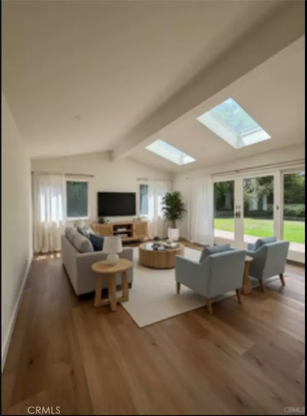 Rancho Palos Verdes, CA 90275,6908 Willowtree DR