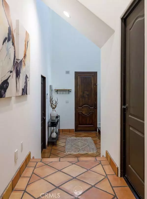 Redondo Beach, CA 90277,202 N Irena AVE #B