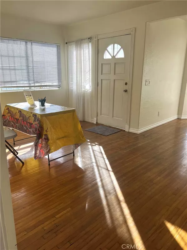 Hawthorne, CA 90250,4703 W 118th ST