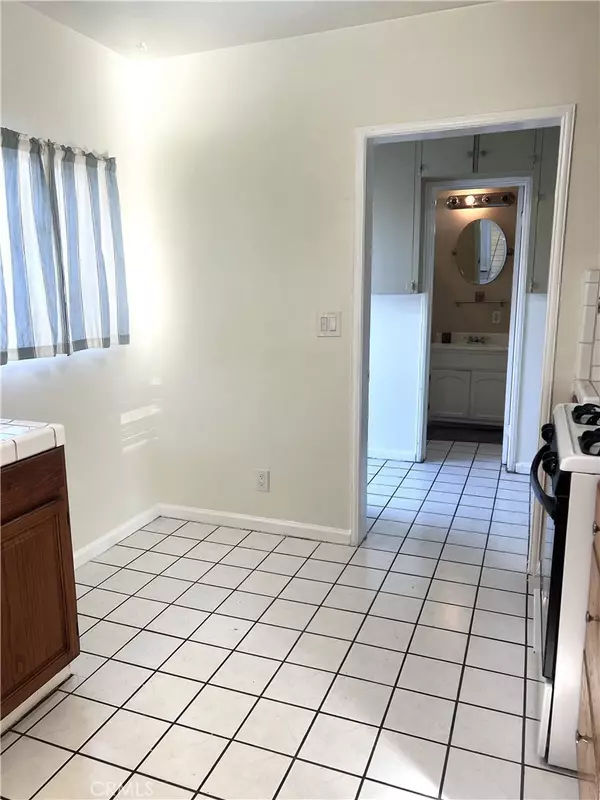 Hawthorne, CA 90250,4703 W 118th ST