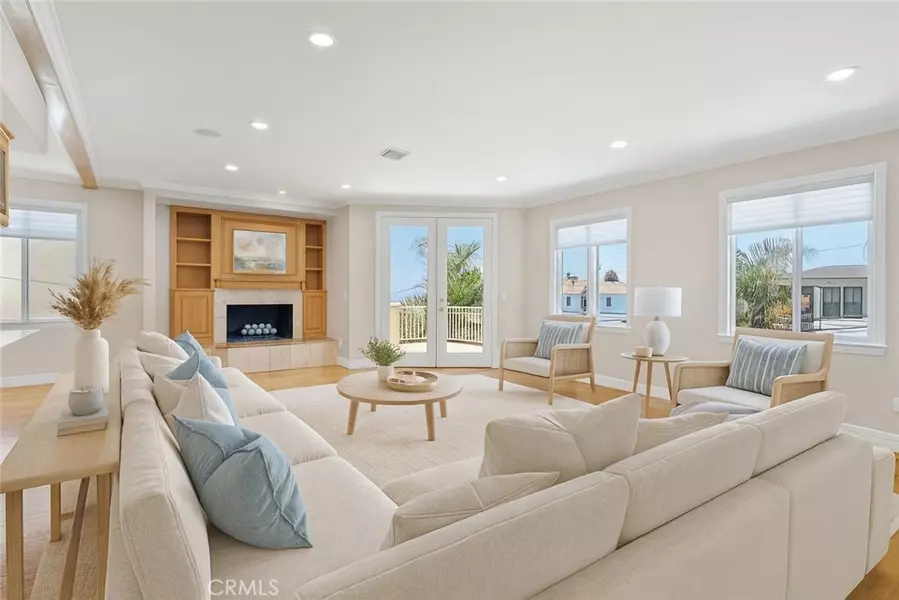 944 5th ST, Hermosa Beach, CA 90254