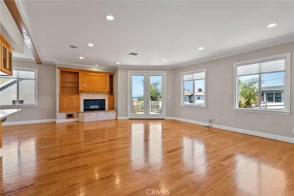 944 5th ST, Hermosa Beach, CA 90254