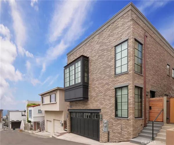 Manhattan Beach, CA 90266,229 Marine Place