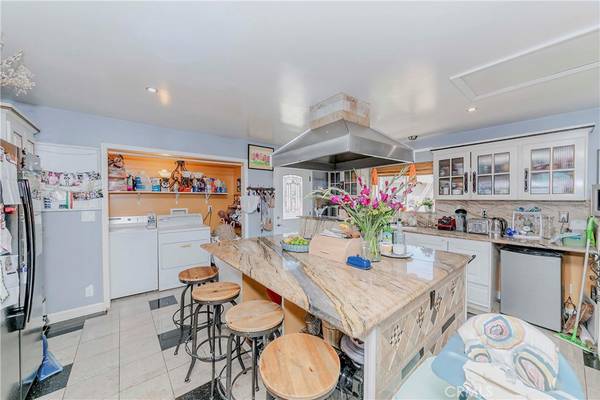 Redondo Beach, CA 90278,2227 Mathews AVE